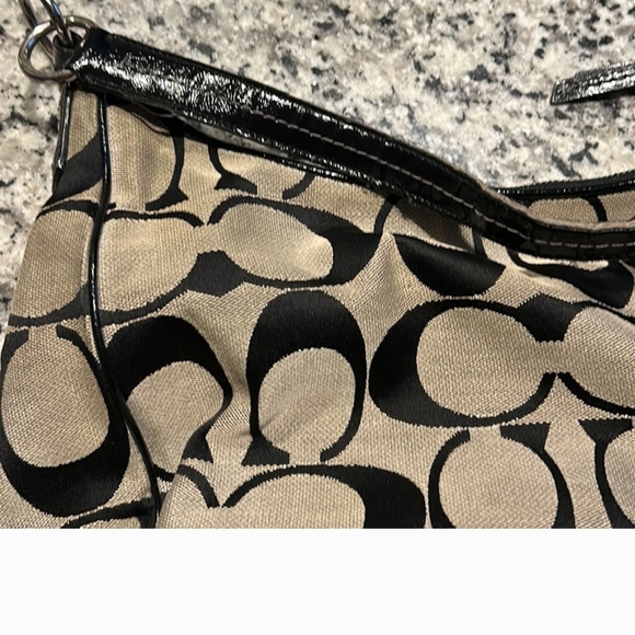 Coach Black and Tan Signature Shoulder Bag - Picture 5 of 8